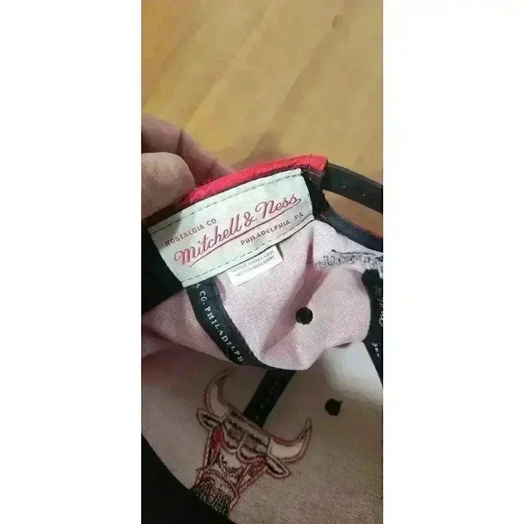 Michell & Ness hardwood classics Windy City Chicago Bulls - Picture 4 of 7